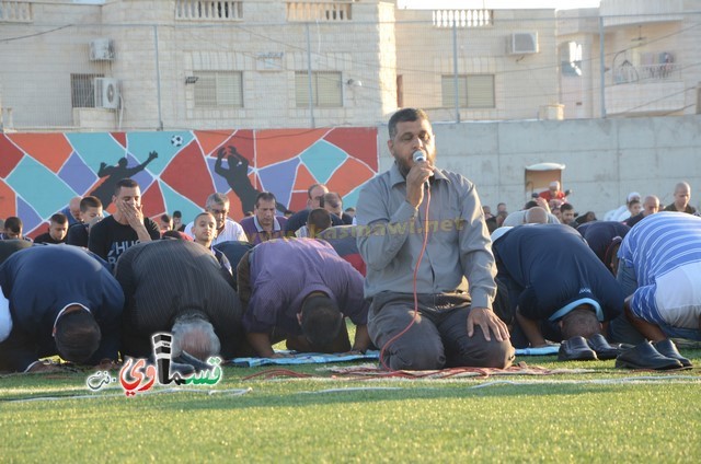  كفرقاسم - فيديو : جموع المصلين يؤدون صلاة عيد الفطر السعيد في المصلى  .. وساحة المصلى والمصلين اشتاقوا لكلمات المؤسس الشيخ عبدالله  الندية ..  